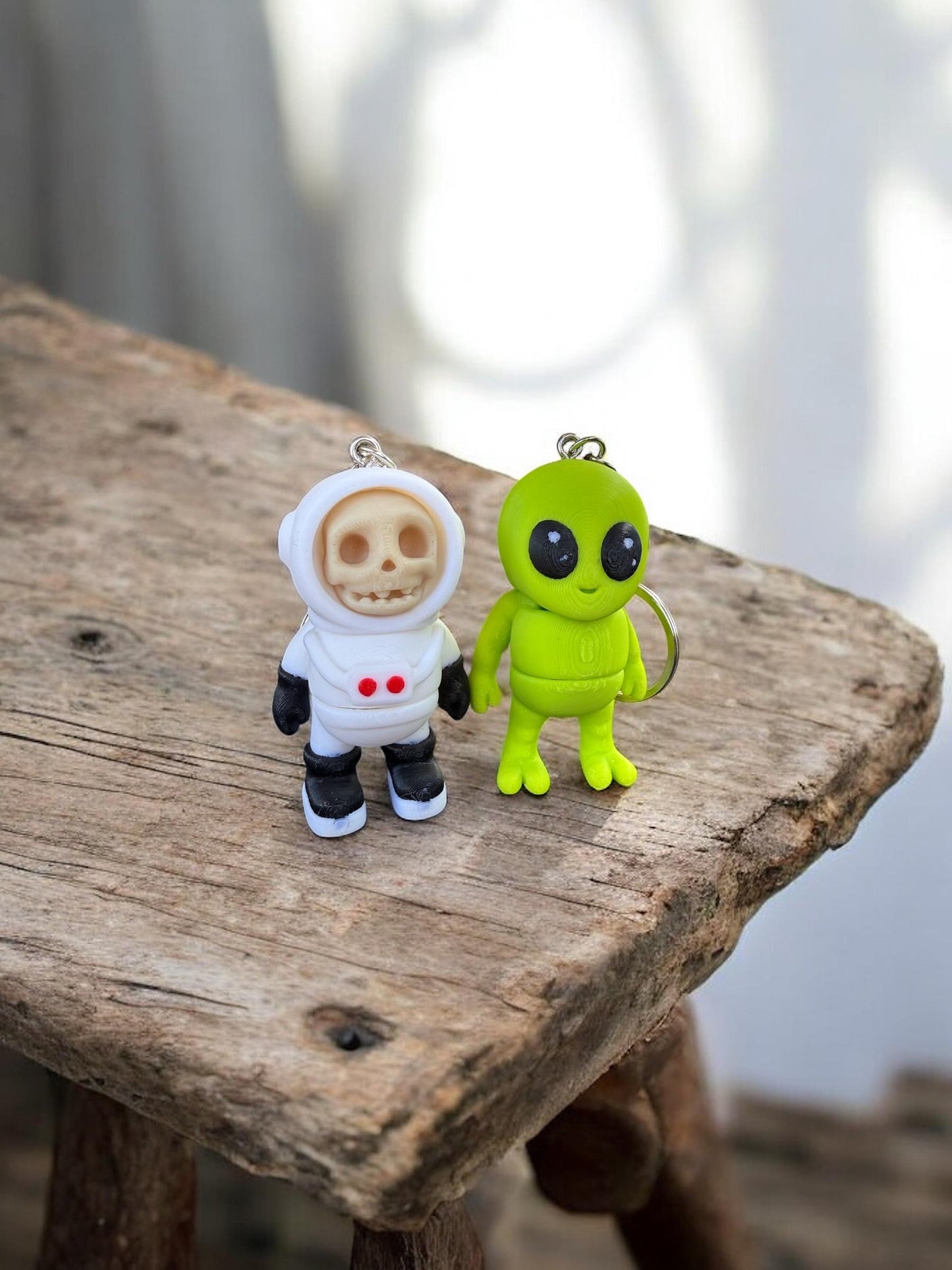 Out of this World Keychain set / 3D Printed Green Alien and Astronaut - RJM Customs