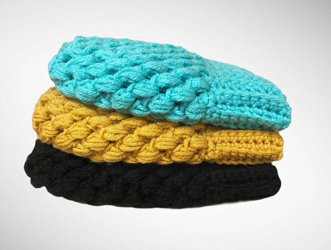Claire Bun Beanie / Crochet Messy Bun Beanie