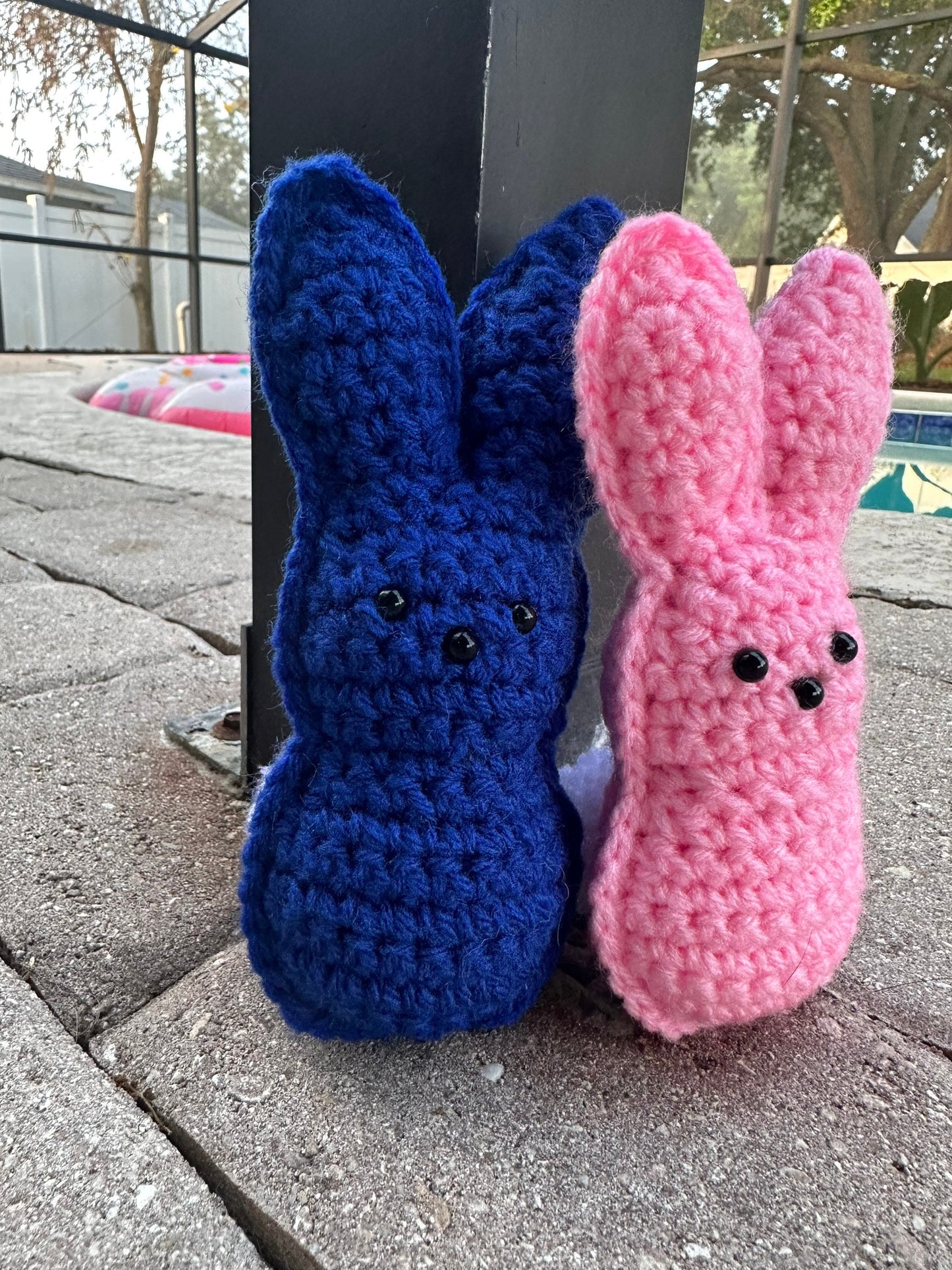 Mini crochet bunny / small crochet peep