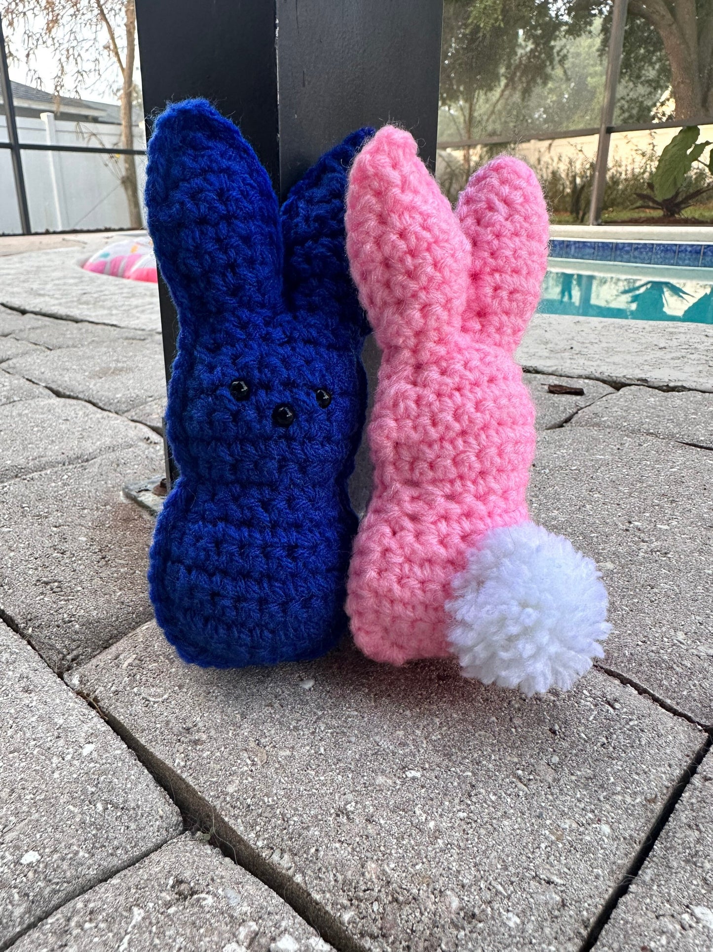 Mini crochet bunny / small crochet peep